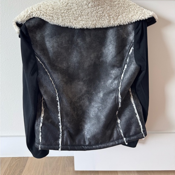 Ella Moss Black and Gray Teddy Jacket - Picture 4 of 5